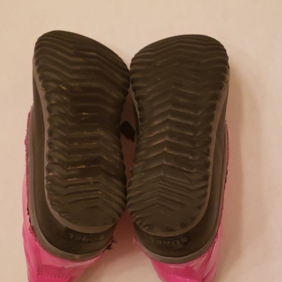 Sorel Out n About Pink Patent Ankle Boots size 5 - Picture 8 of 8